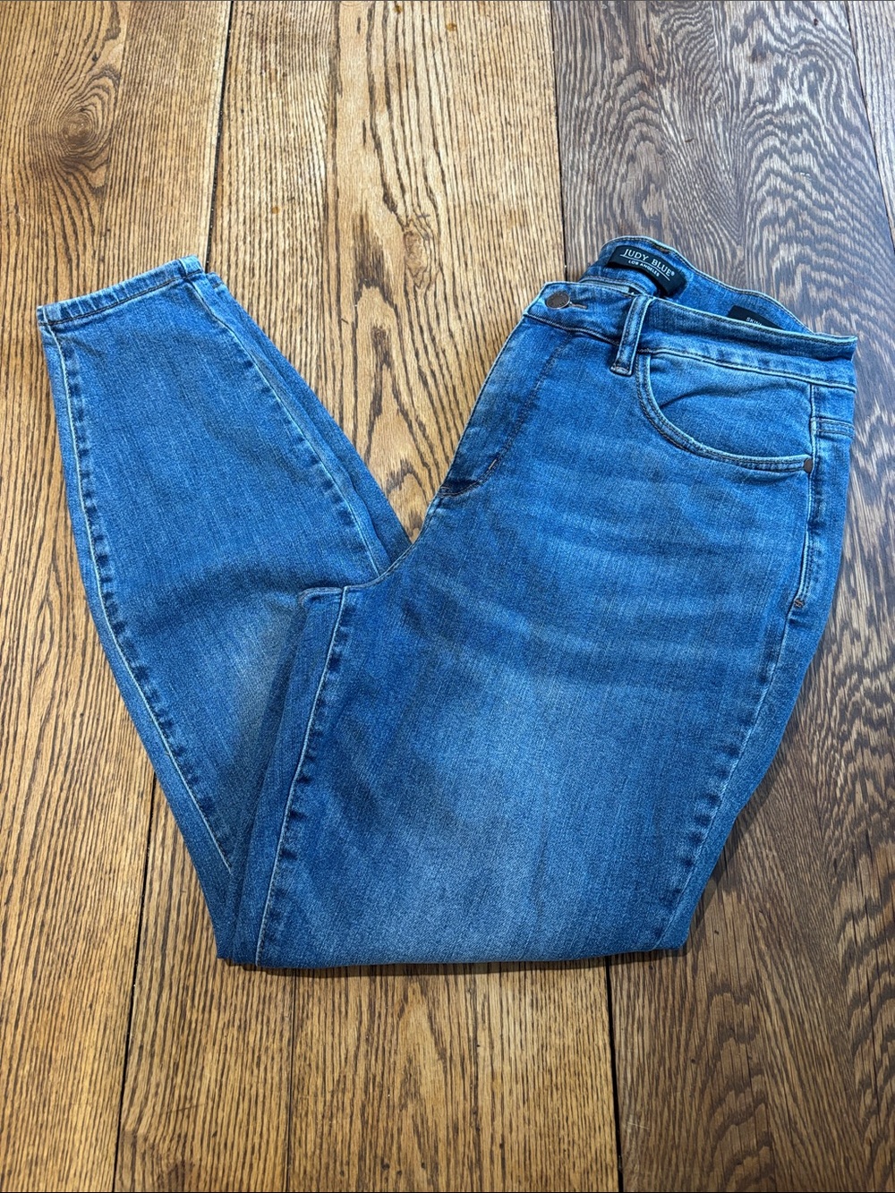Judy Blue Medium Wash Skinny Jeans